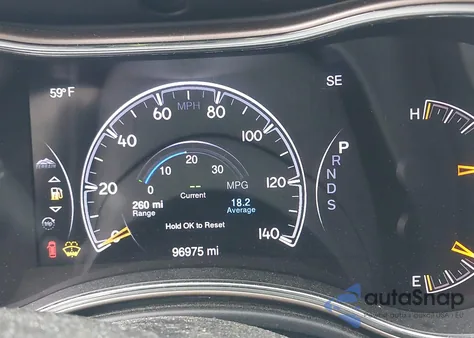 2015 Jeep Grand Cherokee Overland z USA, uszkodzony, nr VIN 1C4RJFCG3FC174247